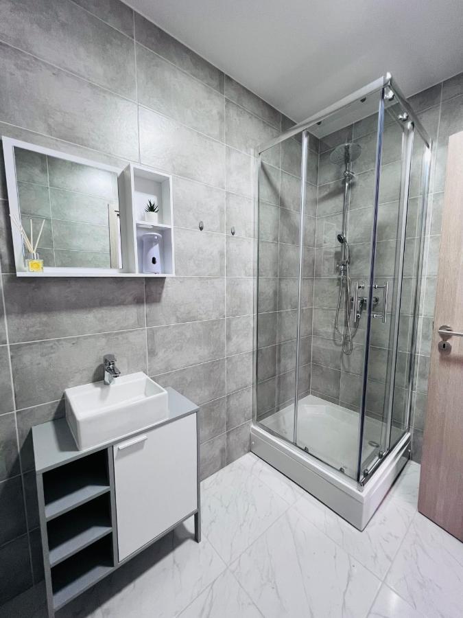Tusilovic Apartman Castle מראה חיצוני תמונה