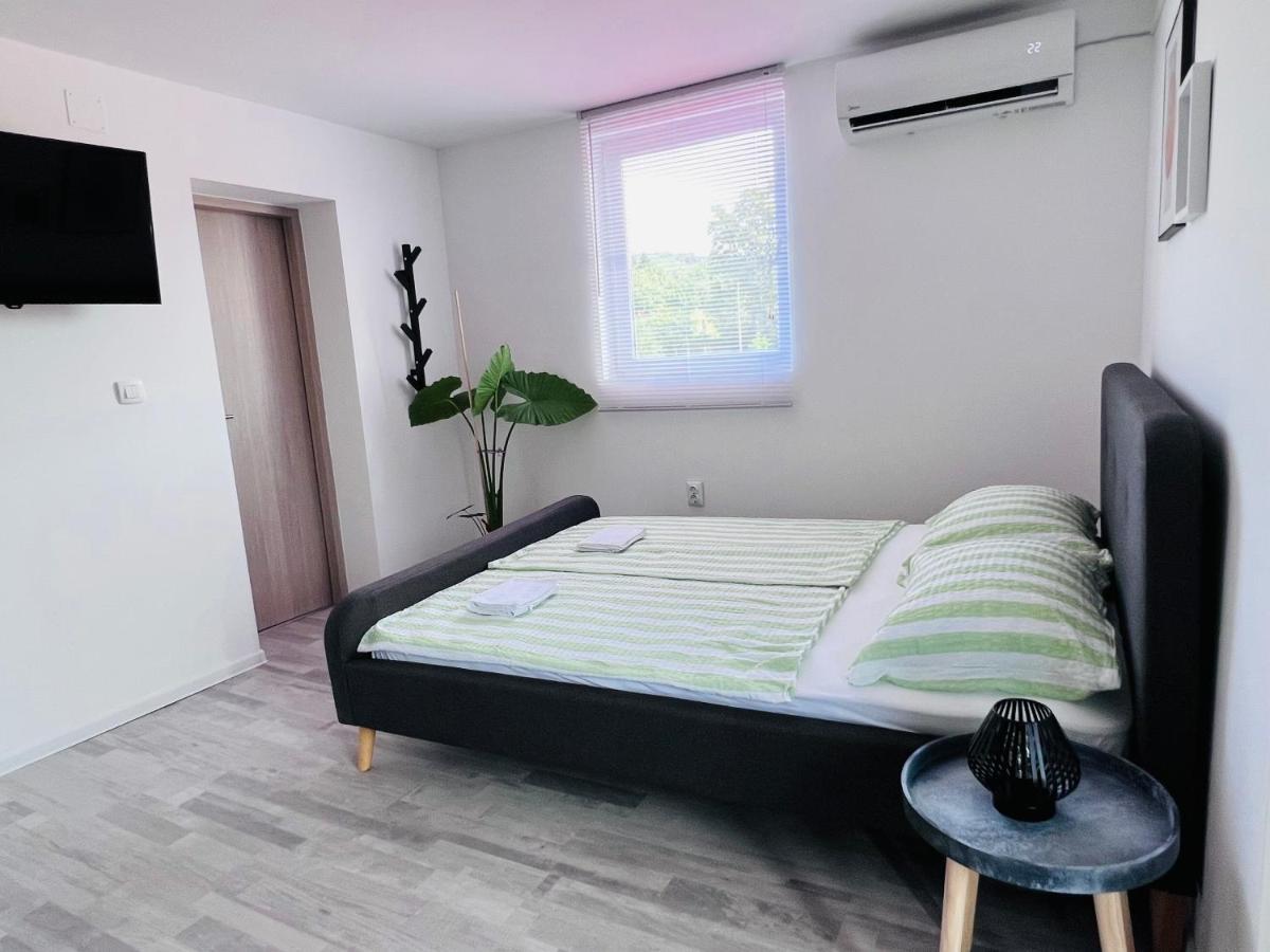 Tusilovic Apartman Castle מראה חיצוני תמונה