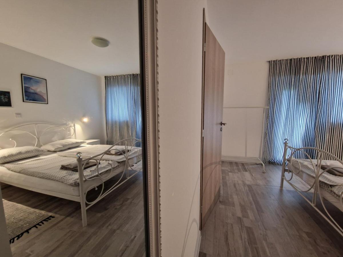 Tusilovic Apartman Castle מראה חיצוני תמונה